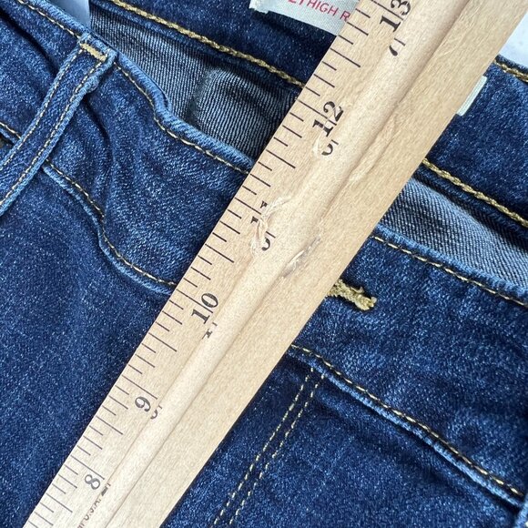 Levi's Jeans Women's 32 721 High Rise Skinny Fit Dark Blue Faded Stretch Denim - Picture 15 of 16